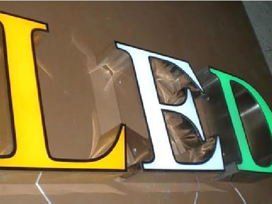 岐山介绍LED招牌的基础知识。